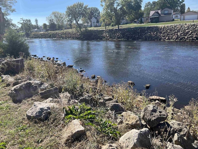 650 Roosevelt St, Mauston, WI 53948 - water view