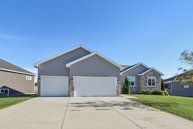 view of front of house with a front yard