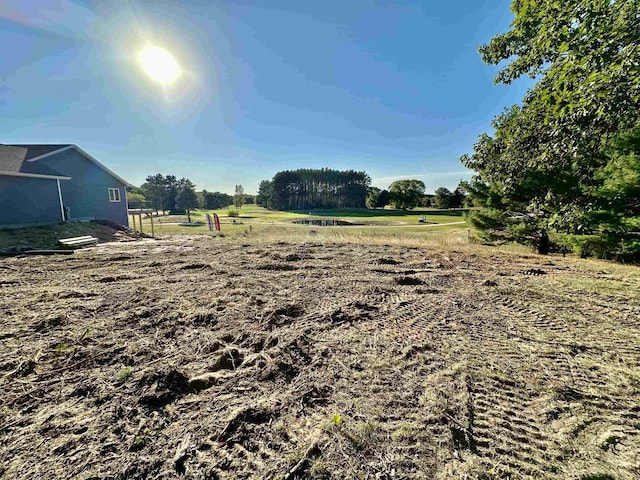 view of yard featuring a rural view