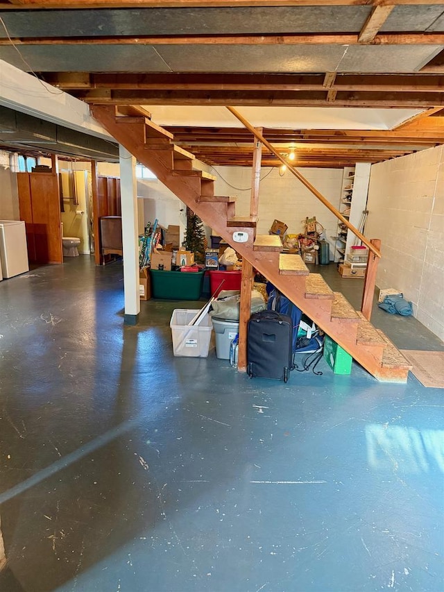 basement featuring washer / clothes dryer