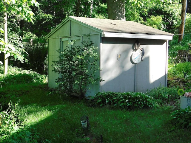 view of outbuilding