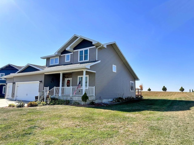 view of front facade featuring a front yard and covered porch