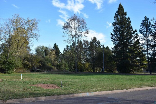 848 W 3rd St, Washburn, WI 54891