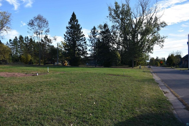 848 W 3rd St, Washburn, WI 54891