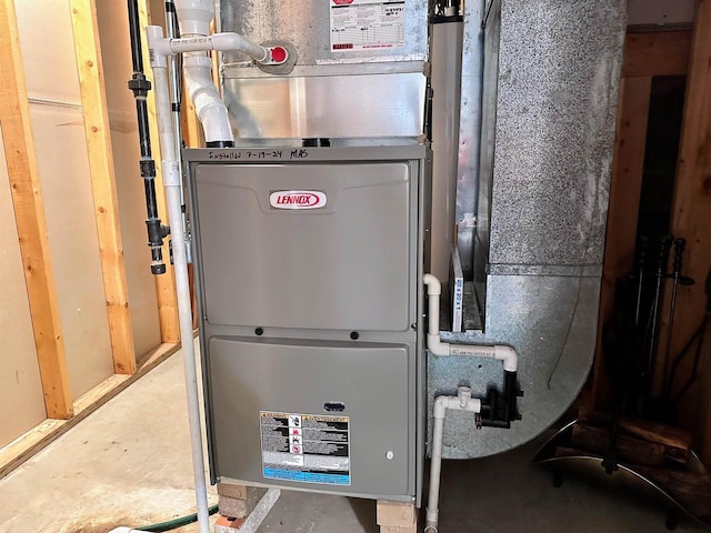 63574 Lohmann Ln, Eastman, WI 52626 - utilities featuring heating unit