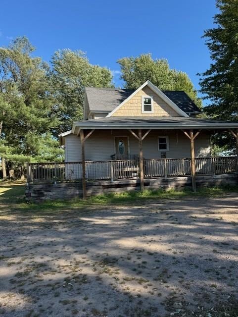 view of front of home featuring a porch