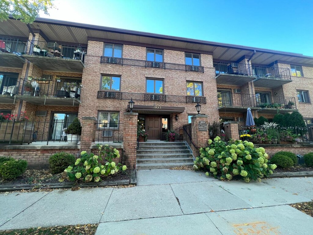 303 E Henry Clay St Unit 205, Whitefish Bay, WI 53217 - view of building exterior