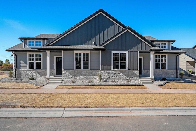 view of front of home featuring covered porch