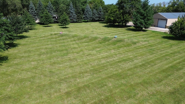 view of yard with a garage