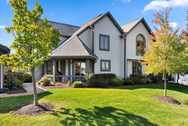 view of front of home with a front lawn