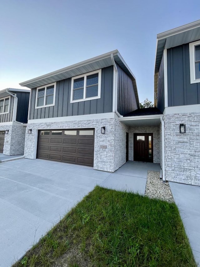 view of front of house featuring a garage