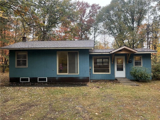 view of front of property with a front yard