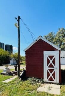 view of outbuilding