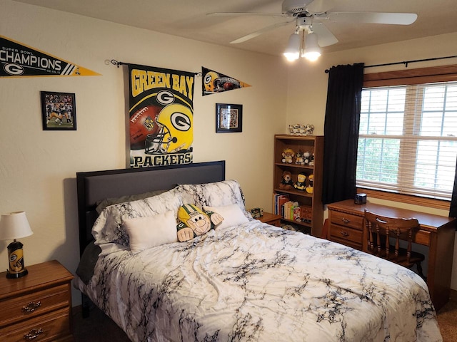 bedroom with ceiling fan