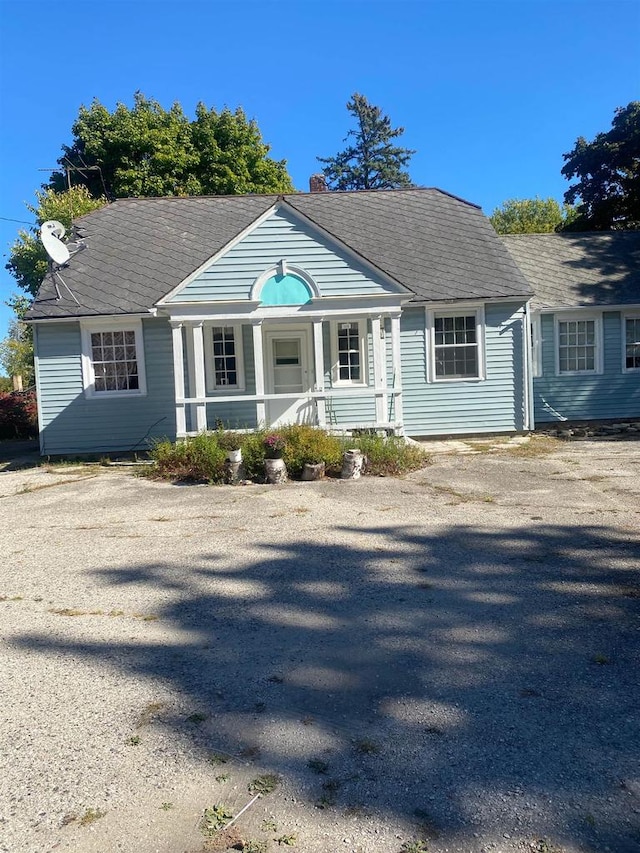 view of front of house featuring a porch