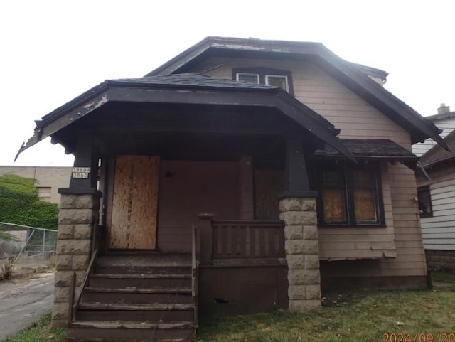 view of front of house with covered porch