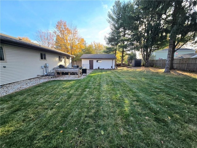 view of yard with a storage shed