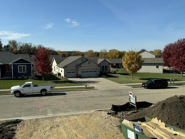 view of front facade with a front yard