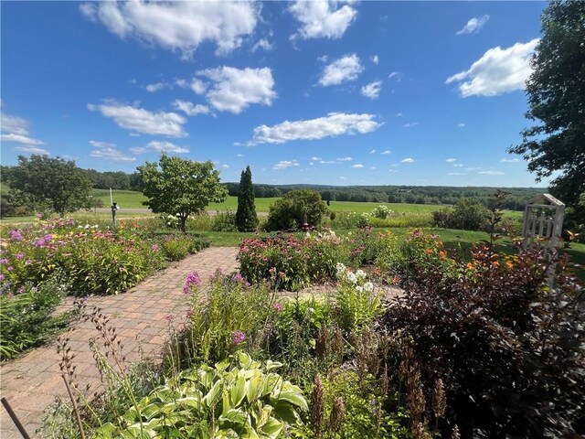 exterior space featuring a rural view