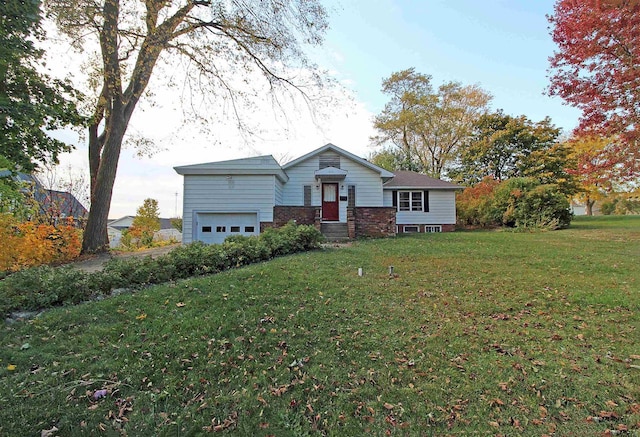 view of front of property with a front yard