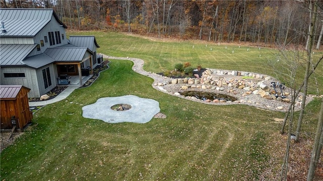 view of yard featuring a patio