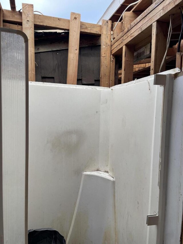 524 Memphis Ave, Madison, WI 53714 - view of bathroom