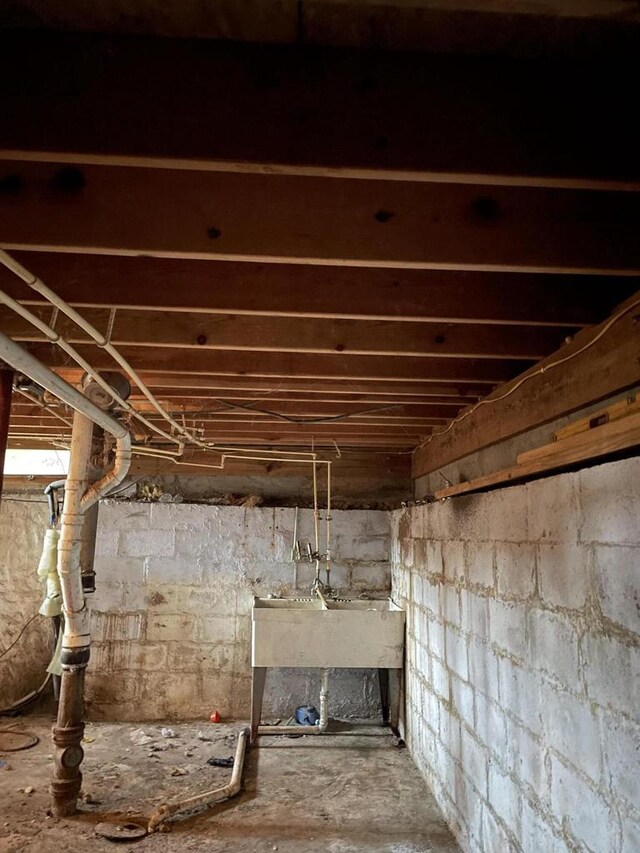 524 Memphis Ave, Madison, WI 53714 - unfinished below grade area with a sink