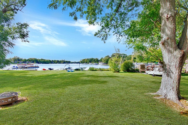 view of yard with a water view