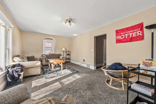 living room with carpet