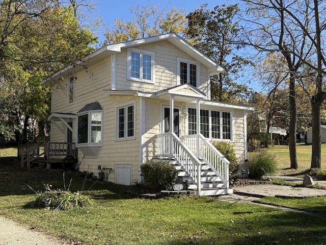 view of front of property with a front yard