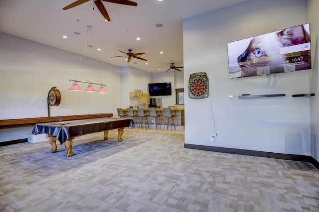 playroom with ceiling fan, light colored carpet, billiards, and indoor bar