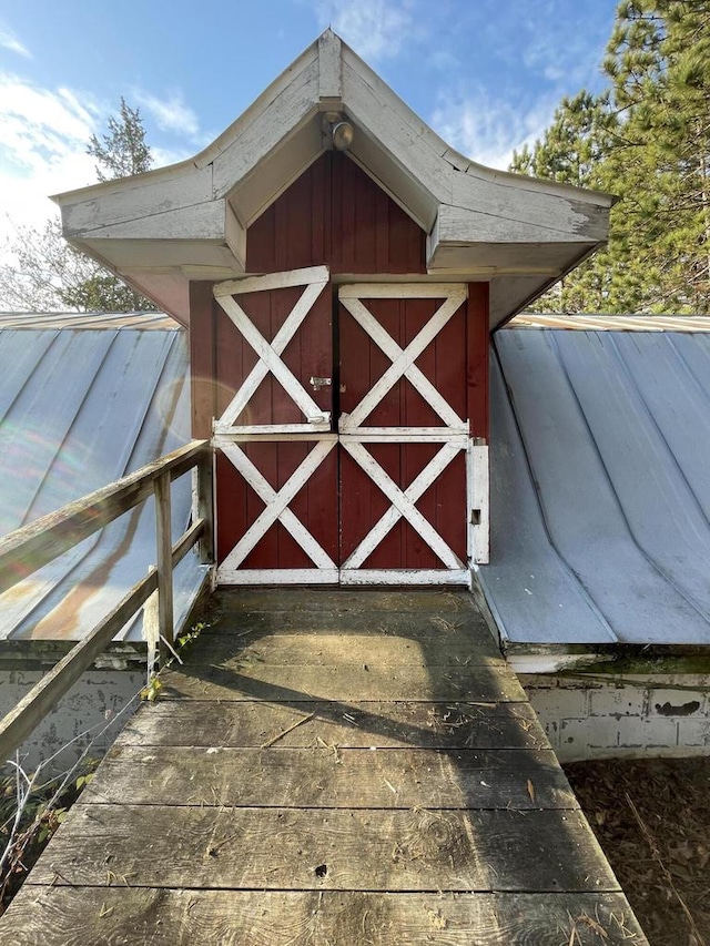 view of outdoor structure