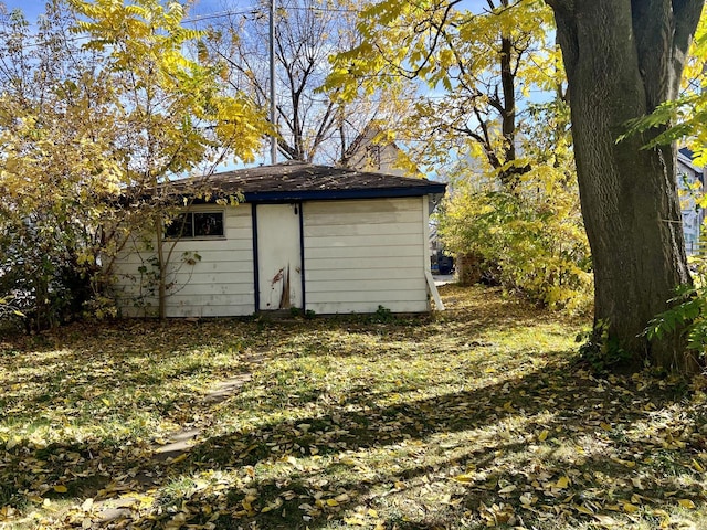 view of outbuilding