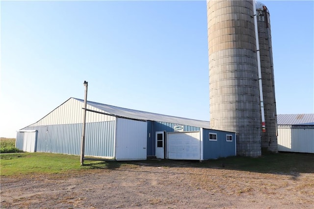 view of outdoor structure featuring a garage