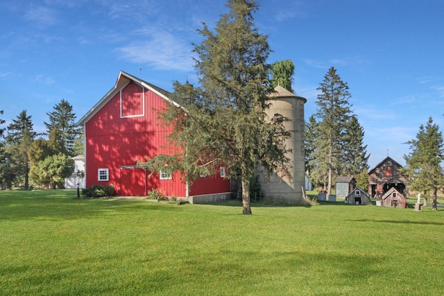 exterior space featuring an outdoor structure