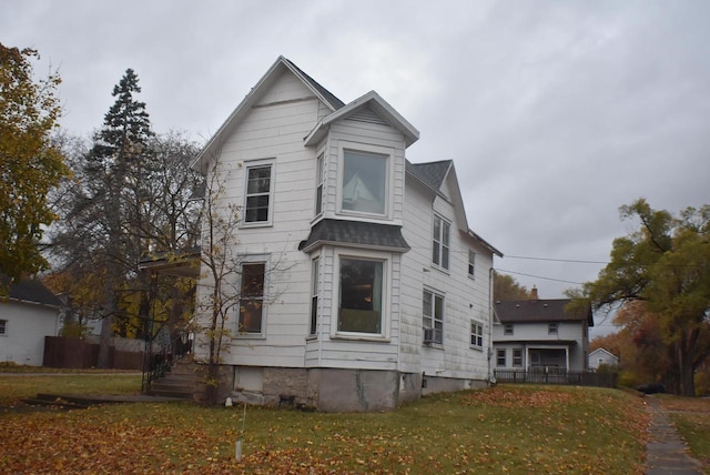 216 Bluff St, Beloit, WI 53511 - view of front of property with a front yard