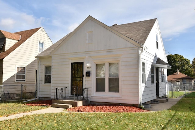 view of front facade with a front lawn