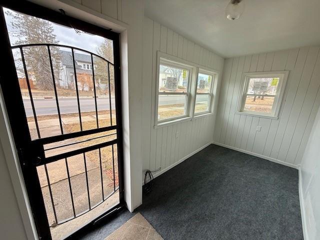 414 8th St, Baraboo, WI 53913 - interior space