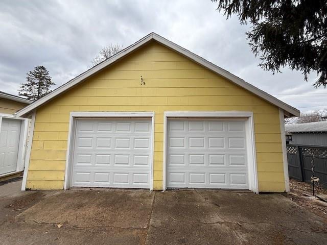 414 8th St, Baraboo, WI 53913 - view of detached garage