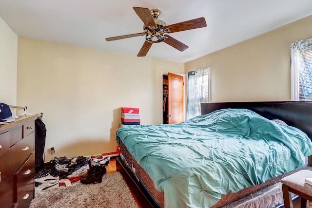 bedroom with ceiling fan