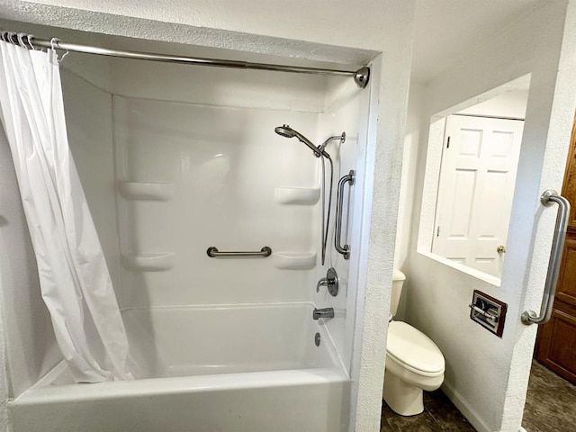 bathroom featuring toilet and shower / bath combo with shower curtain