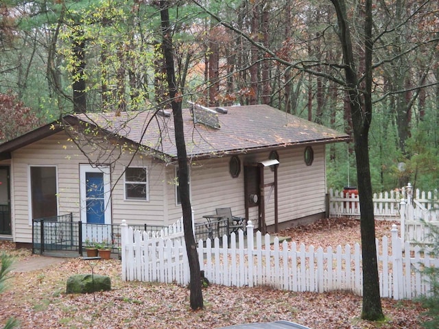 view of front of property