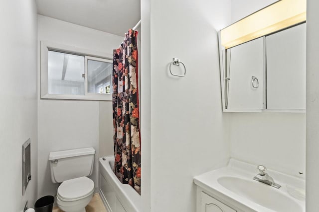 W11384 Bay Dr, Lodi, WI 53555 - bathroom with toilet, vanity, and shower / bath combination with curtain