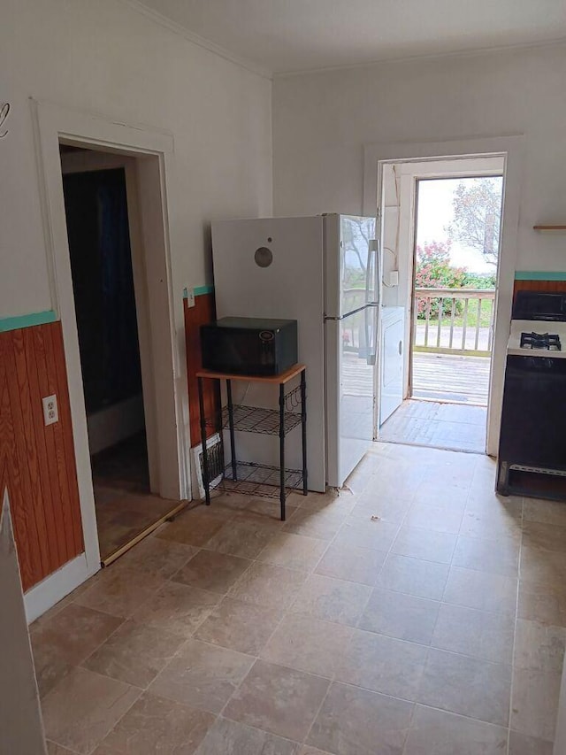 entryway featuring washer / dryer