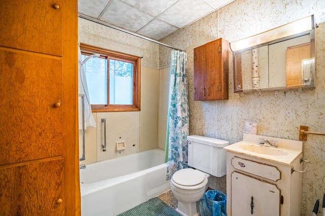 full bathroom with tile patterned floors, vanity, shower / bathtub combination with curtain, and toilet