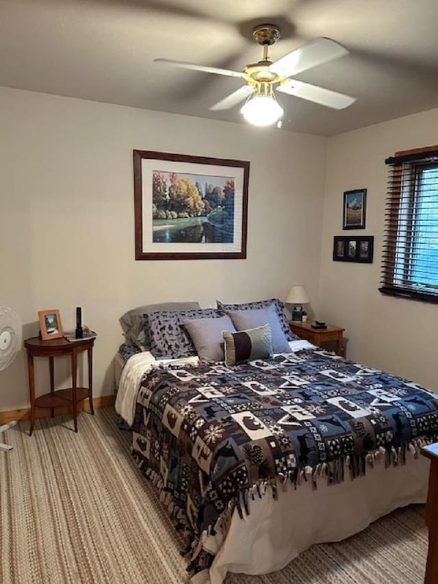 bedroom with ceiling fan