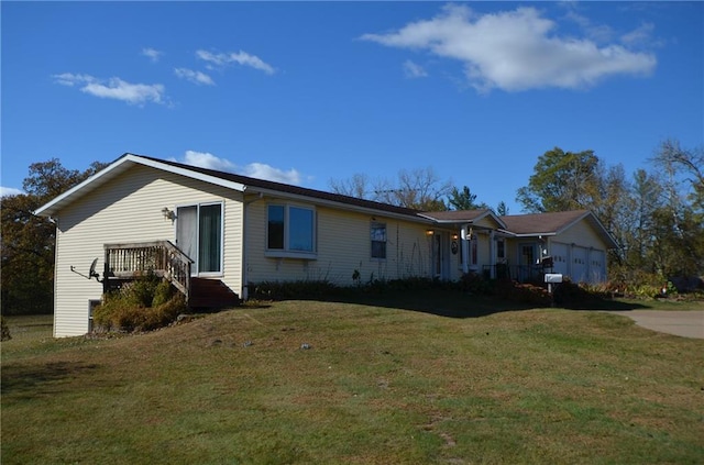 single story home with a front yard