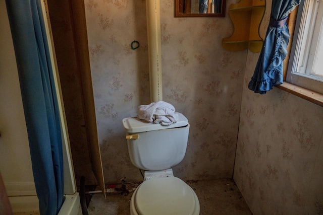 bathroom featuring toilet