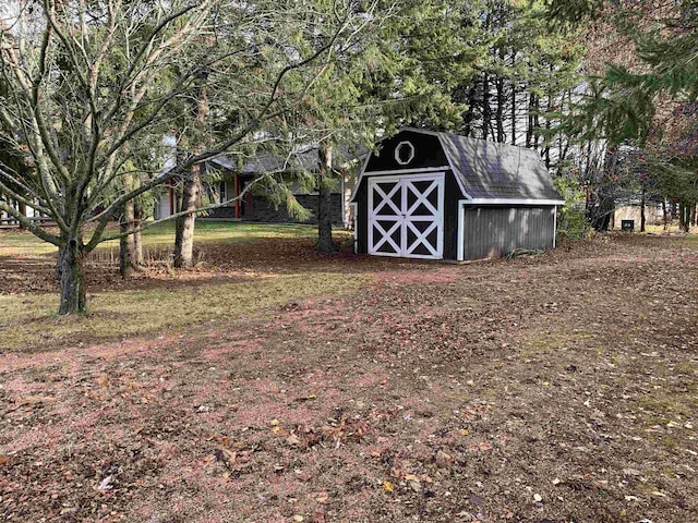 view of outbuilding