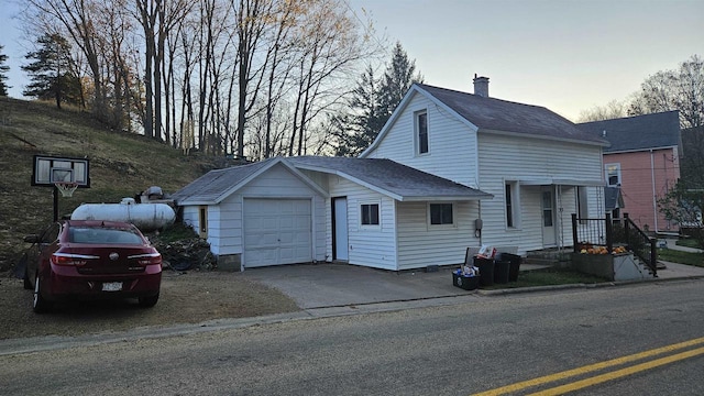 view of front facade with a garage